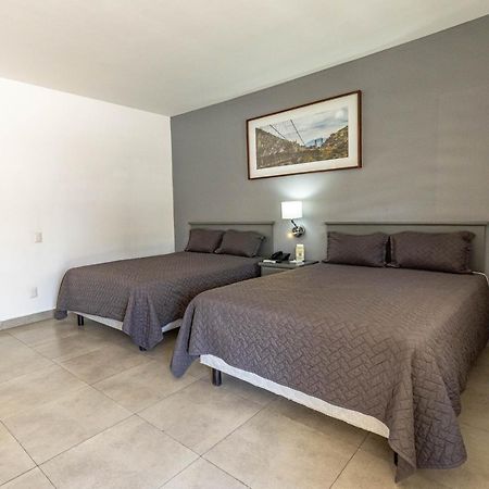 Hotel Nuve Gomez Palacio Екстериор снимка