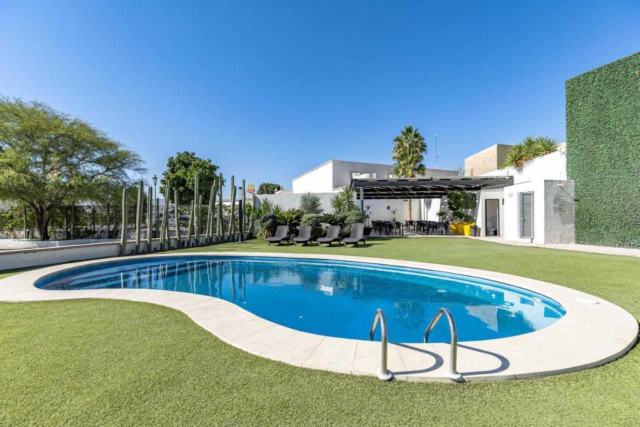 Hotel Nuve Gomez Palacio Екстериор снимка