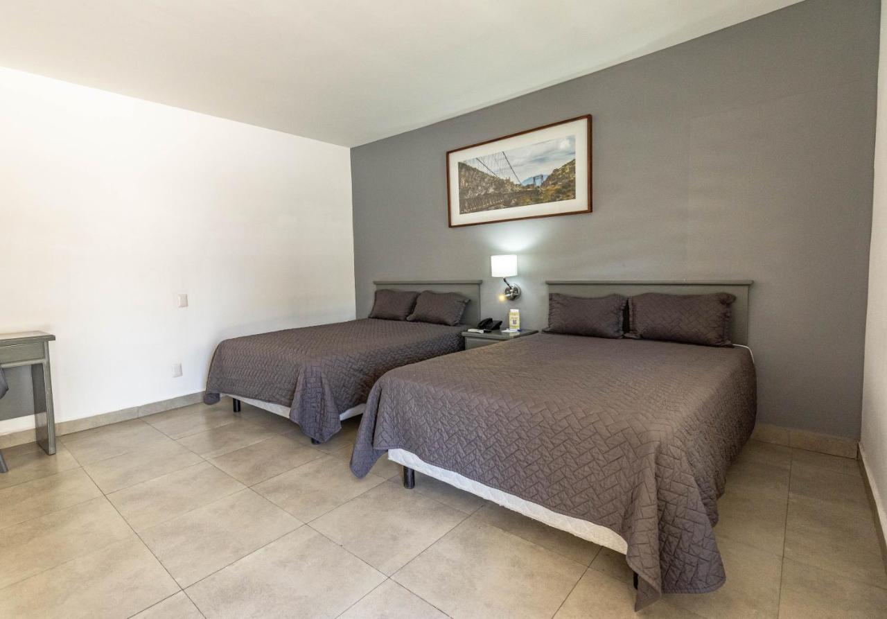 Hotel Nuve Gomez Palacio Екстериор снимка